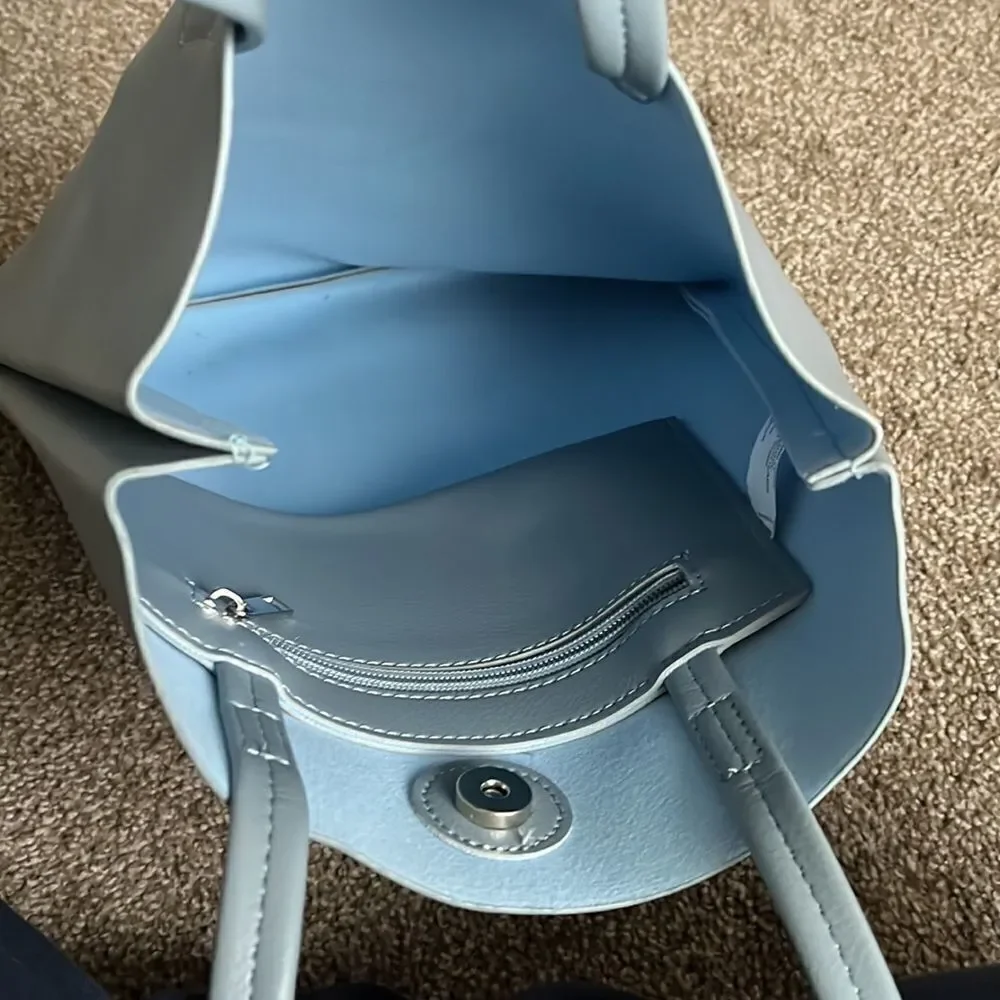 Blue Bag   - Picture 3 of 6